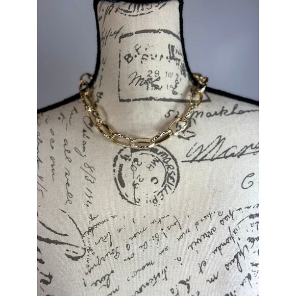 8 Other Reasons Hammered Paper Clip Necklace 16" + 2" Extender - Picture 7 of 8